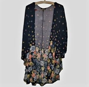 Torrid 1 2 Beautiful Blue Floral Kimono 1X 2X Blazer Long Coverup